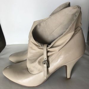 Nine West Cream Nude Beige Leather Slouchy Boots